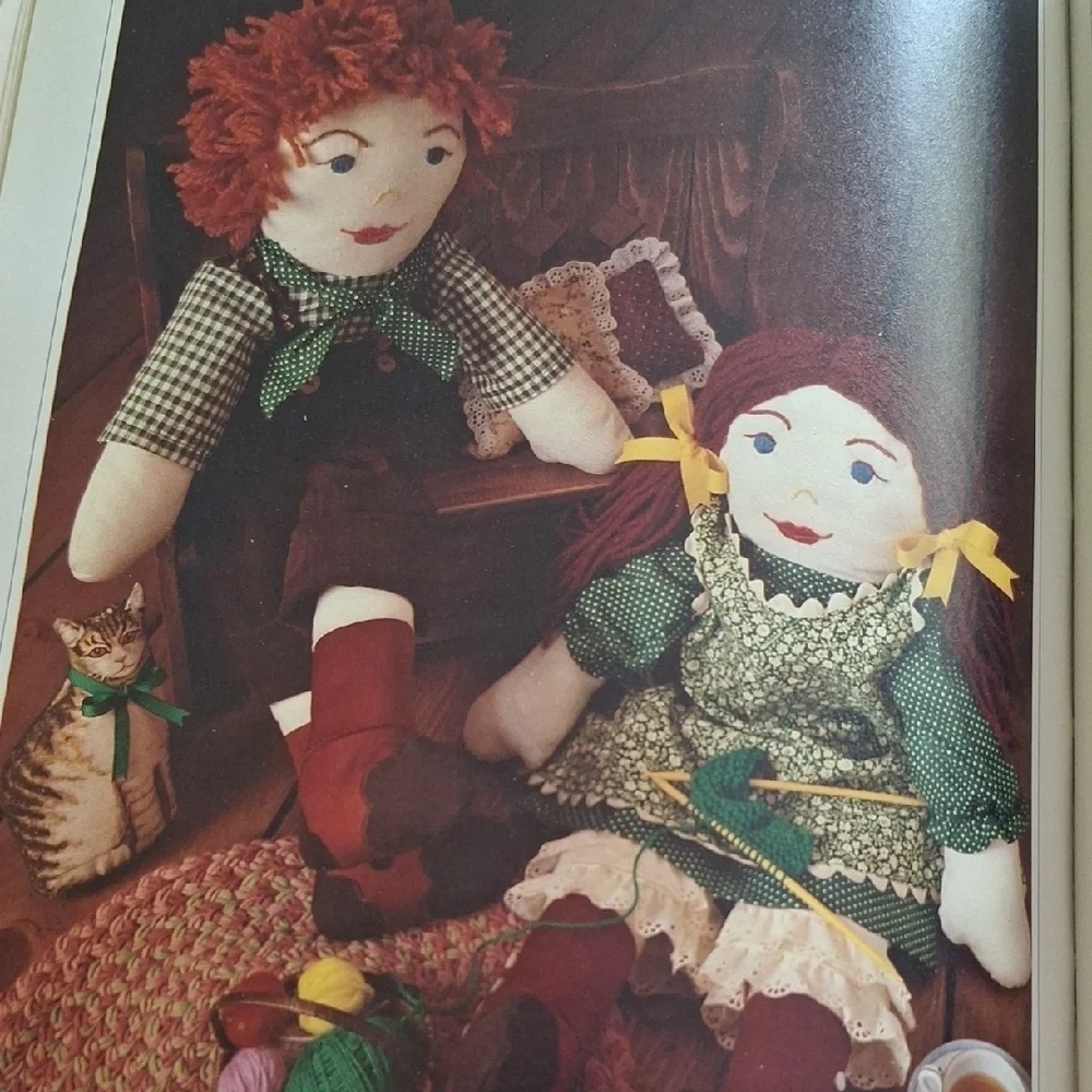Treasury of Christmas Crafts & Foods Book